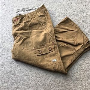 EUC Women’s 10 The North Face Capris